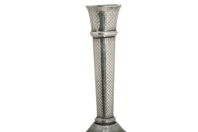 Lot 365 - A FINE BIDRI SILVER-INLAID LONG-NECKED FLASK (SURAHI)