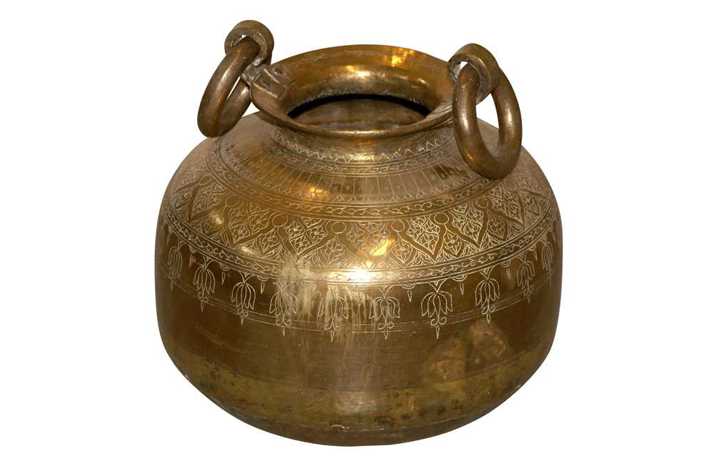 Lot 279 - AN INDIAN BRASS LOTA, 20TH CENTURY