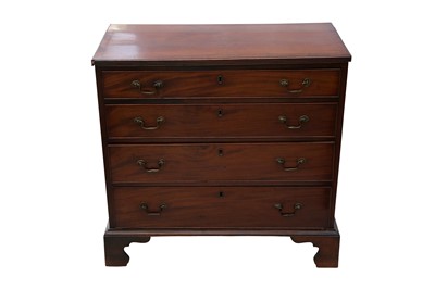 Lot 477 - A GEORGE III MAHOGANY BACHELORS CHEST, EARLY 19TH CENTURY