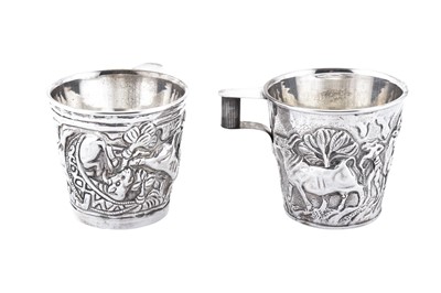 Lot 122 - A cased pair of late 20th century Greek silver replica Vaphio cups by Zolotas