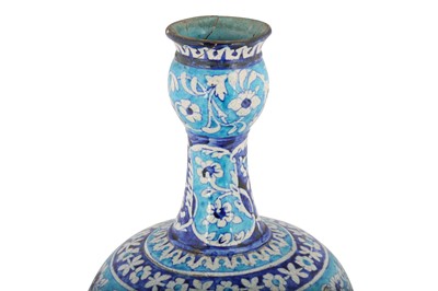Lot 83 - A LARGE MULTAN BLUE AND TURQUOISE POTTERY VASE