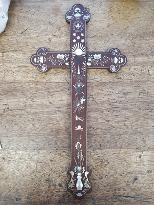 Lot 755 - A CHINESE MOTHER OF PEARL-INLAID WOOD CROSS.