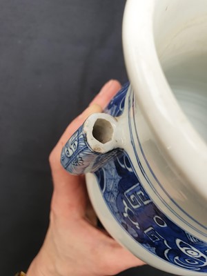Lot 430 - A CHINESE BLUE AND WHITE ARCHAISTIC ARROW VASE.