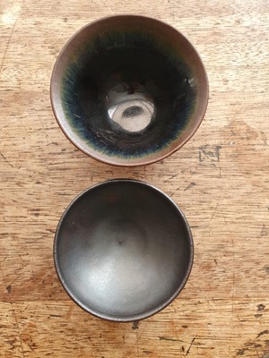 Lot 28 - A CHINESE 'HARE'S FUR' BOWL AND A BLACK-GLAZED BOWL.