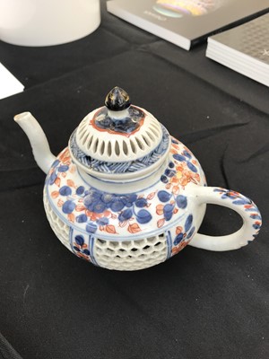 Lot 255 - A CHINESE IMARI DOUBLE WALLED TEAPOT AND COVER.