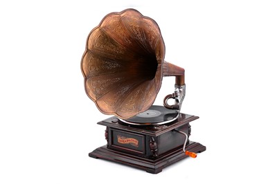 Lot 112 - A HIS MASTERS VOICE GRAMOPHONE