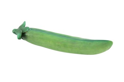 Lot 151 - A CHELSEA RED ANCHOR PERIOD PORCELAIN PEA POD