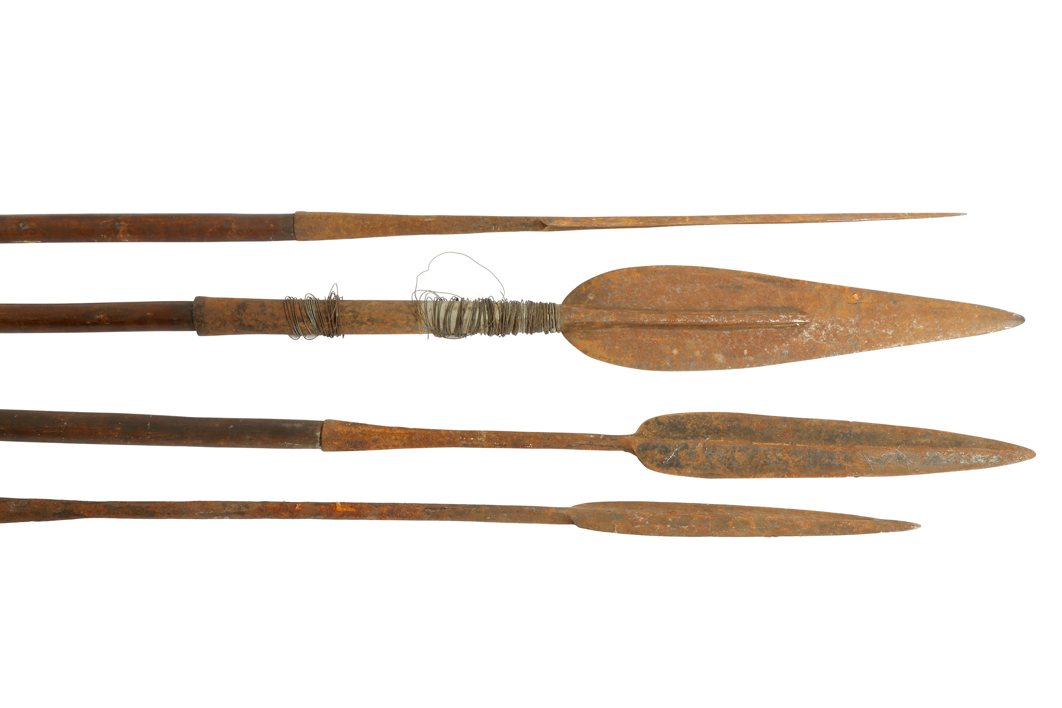 2 Lances De Chasse Traditionnelles Indonésiennes - Bois Et Fer, Collets ébène/ivoire, Fourreaux Inclus