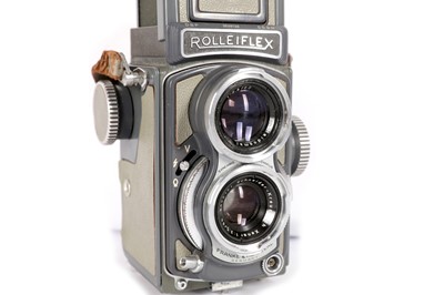 Lot 129 - A Rolleiflex 4x4 Grey Baby TLR Camera