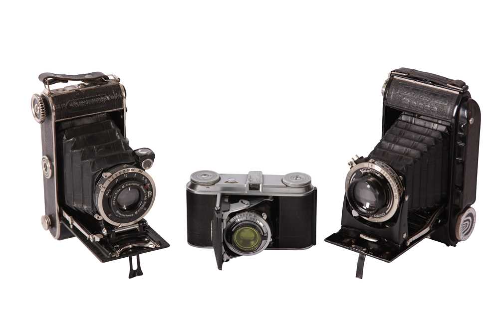 Lot 141 - A Selection of Good Folding Cameras