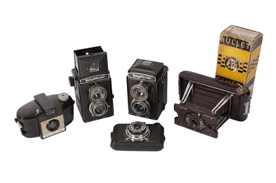 Lot 250 - A Selection of Bakelite Cameras