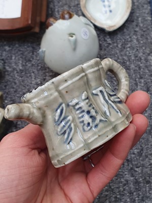Lot 553 - A COLLECTION OF CHINESE ITEMS.