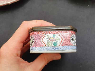 Lot 118 - A CHINESE FAMILLE ROSE CANTON ENAMEL 'QUAILS' SNUFF BOX.