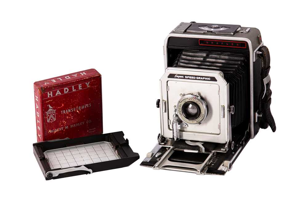 Lot 234 - A Graflex Super Speed Graphic Outfit