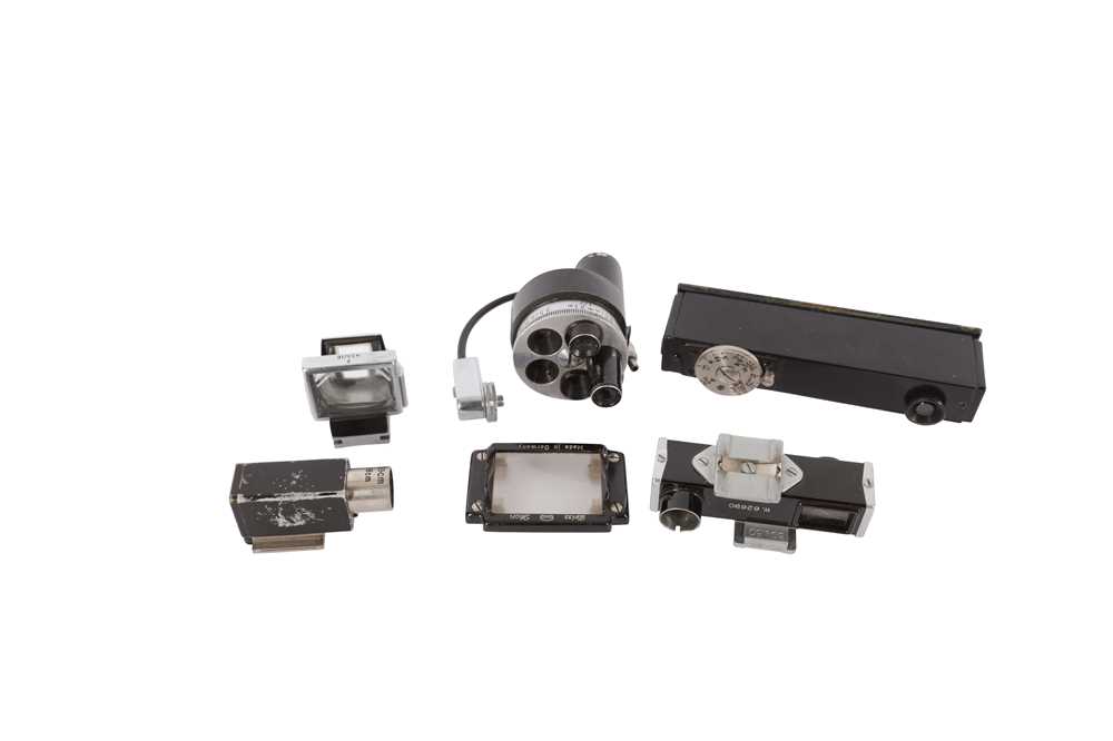 Lot 27 - A Selection of Zeiss Ikon Accessories