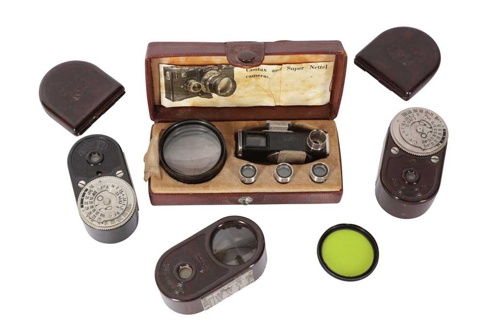 Lot 28 - A Selection of Zeiss Ikon Accessories