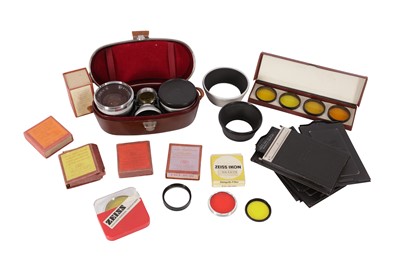 Lot 29 - A Selection of Zeiss Ikon Accessories