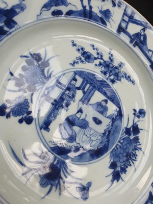 Lot 40 - A CHINESE BLUE AND WHITE 'SCHOLARS' DISH.