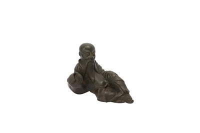 Lot 902 - A CHINESE BRONZE FIGURE OF AN IMMORTAL.