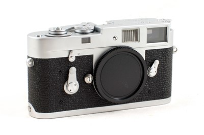 Lot 126 - Boxed Chrome Leica M2 Rangefinder Body.