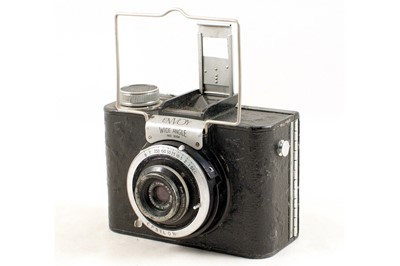 Lot 89 - An Envoy Wide Angle Camera Outfit.