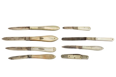 Lot 262 - A SILVER AND MOTHER OF PEARL KNIFE BY HARRISON FISHER AND CO., 20TH CENTURY