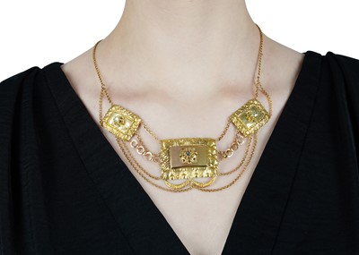 Lot 41 - A diamond-set necklace