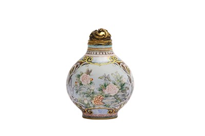Lot 637 - A CHINESE FAMILLE ROSE CANTON ENAMEL 'BIRDS AND FLOWERS' SNUFF BOTTLE.