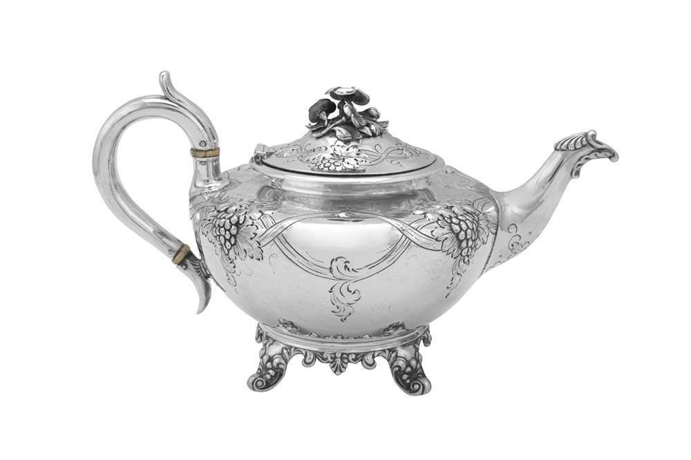 Lot 488 - A William IV sterling silver teapot, London 1837 by Joseph Angell Snr & John Angell
