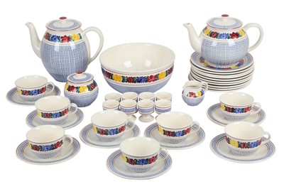 Lot 169 - A VILLEROY & BOCH POTTERY TEA AND BREAKFAST SERVICE FOR EIGHT PEOPLE, LATE 20TH CENTURY