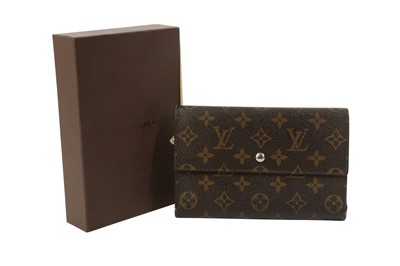 Lot 370 - LOUIS VUITTON MONOGRAM LARGE WALLET