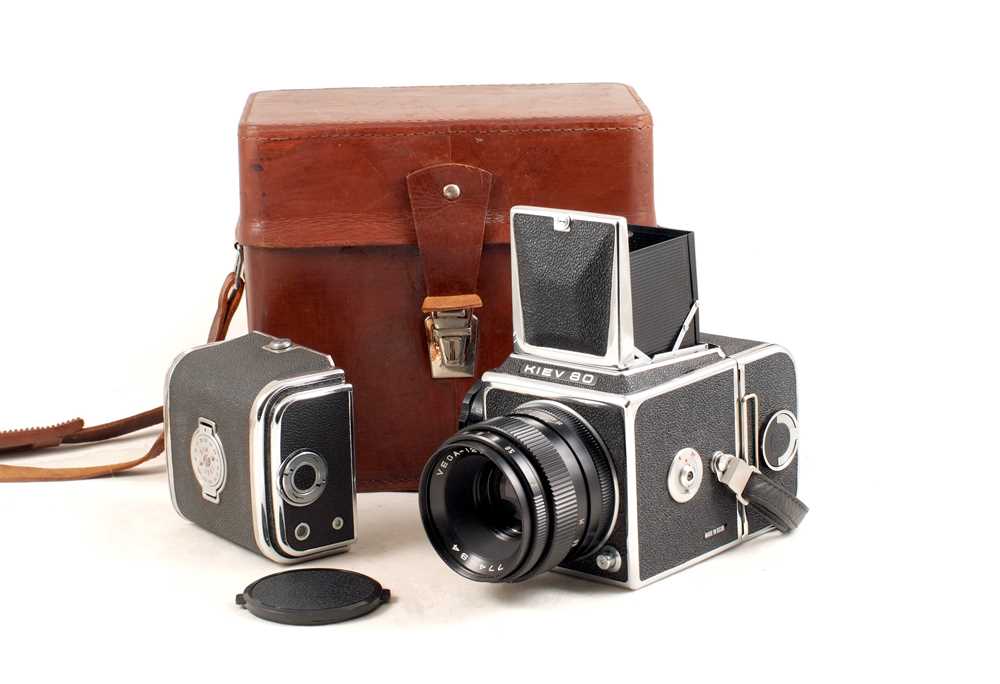 Lot 287 - Kiev 80 Outfit, Soviet Hasselblad Copy.