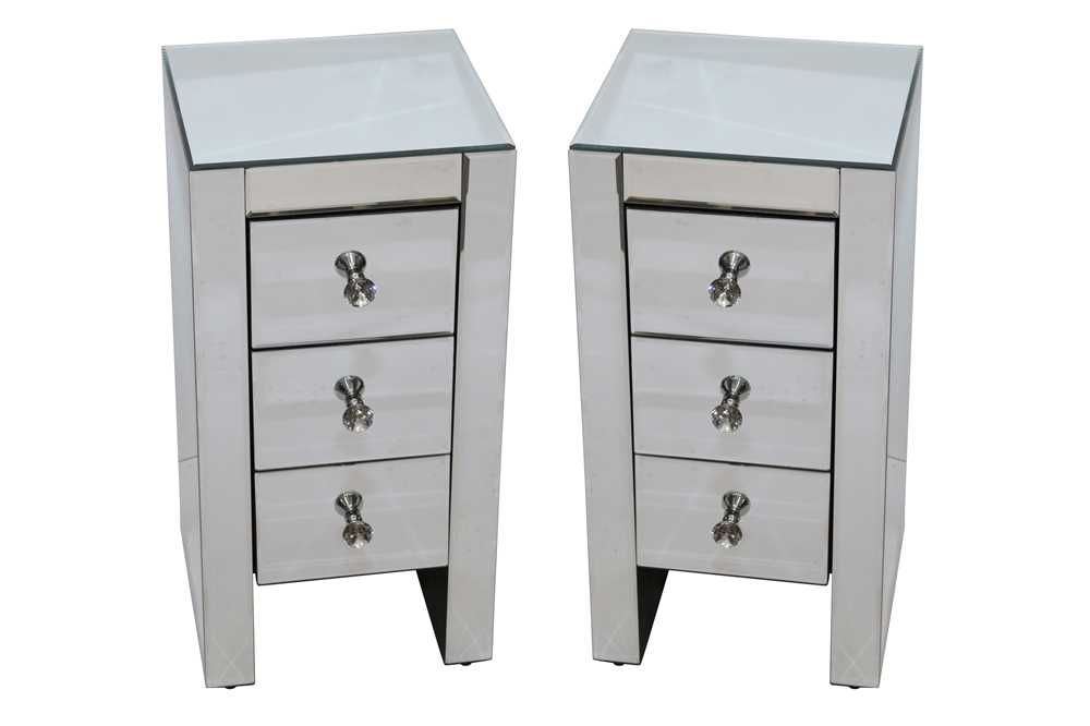 Lot 56 - A PAIR OF CONTEMPORARY MIRRORED BEDSIDE CHESTS