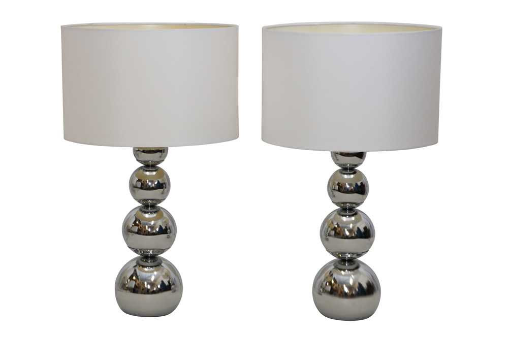 Lot 34 - A PAIR OF CONTEMPORARY TABLE LAMPS
