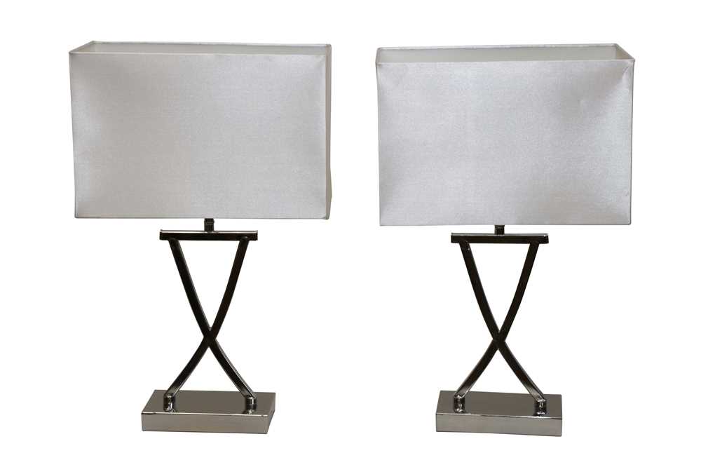 Lot 35 - A PAIR OF CONTEMPORARY TABLE LAMPS