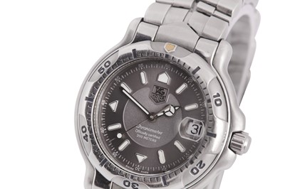 Lot 116 - TAG HEUER.