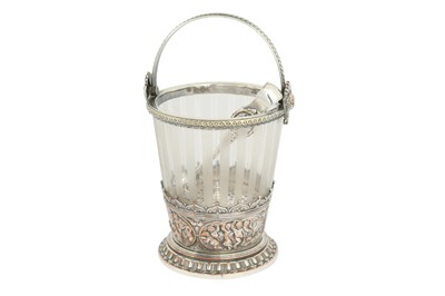 Lot 273 - AN ELKINGTON SILVER PLATED AND GLASS ICE BUCKET, LATE 19TH CENTURY