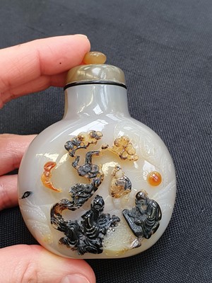 Lot 108 - TWO CHINESE AGATE SNUFF BOTTLES.
