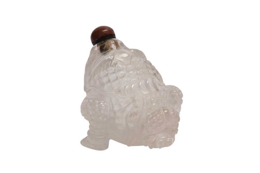 Lot 103 - A CHINESE ROCK CRYSTAL 'THREE-LEGGED TOAD' SNUFF BOTTLE.