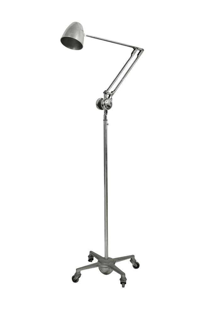Lot 112 - AN ADMEL 'FINGALITE' COUNTER-BALANCED ANGLEPOISE CHROMED METAL STANDING LAMP, 20TH CENTURY