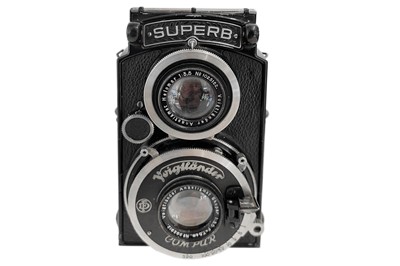 Lot 140 - A Voigtlander Superb TLR Camera