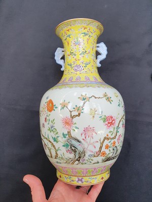 Lot 586 - A CHINESE FAMILLE ROSE 'BLOSSOMS' VASE.