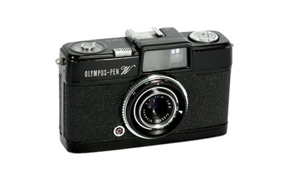 Lot 325 - A Olympus-Pen W Half Frame 35mm Camera
