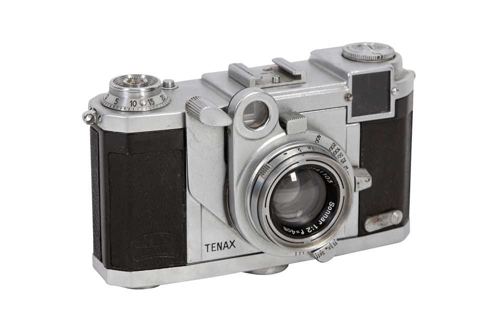 Lot 91 - A Zeiss Ikon Tenax II Rangefinder Camera