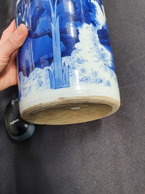 Lot 875 - A CHINESE BLUE AND WHITE TRANSITIONAL-STYLE SLEEVE 'ZHONG KUI' VASE.