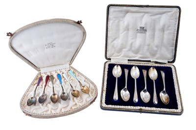 Lot 277 - A CASED SET OF SIX EARLY 20TH CENTURY NORWEGIAN 930 STANDARD SILVER AND GUILLOCHE ENAMEL COFFE SPOON, OSLO CIRCA 1930 BY NORSK FILIGRANSFABRIKK