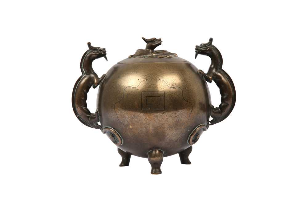 Lot 835 - A CHINESE BRONZE SILVER-INLAID 'SHI-SOU'-STYLE INCENSE BURNER AND COVER.