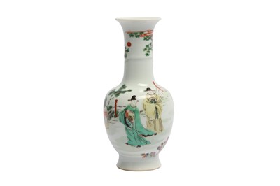 Lot 943 - A CHINESE FAMILLE VERTE 'COURTIERS' VASE.
