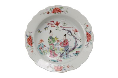 Lot 767 - A CHINESE FAMILLE ROSE DISH.