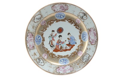 Lot 772 - A LARGE CHINESE FAMILLE ROSE FIGURATIVE CHARGER.